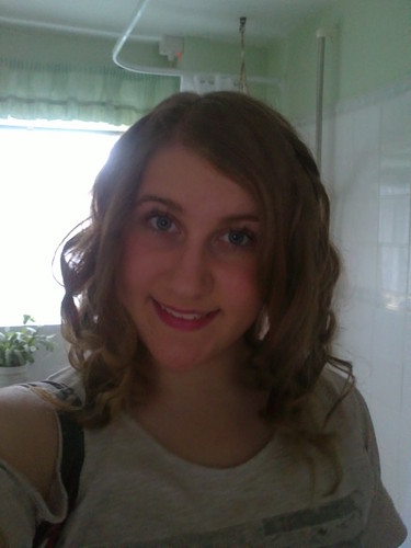 Your average 13 year old girl who LOVES One Direction! @Louis_Tomlinson @NiallOfficial @Harry_Styles @Real_Liam_Payne @zaynmalik ♡♡YOLO♡♡