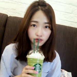 고려대 영어영문/미디어. 언론인. 향초. 꽃. 솔직함. 3번생각. 영화. 음악. 마카롱.아이스커피.따뜻한라떼. 노팅힐. 런던. 가족.그리고 나.