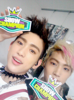 I'M TWITTER JB&JR [FANSITE in THAILAND]. @jbjyp & @jrjyp Updated pictures and news about JJ
________________Thanks for followers , We will not let you down (=