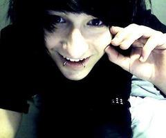 fkichalpraditya's profile picture. engkau yg ada di sana ikutlah bersamaku ...
kita nikmati hidup ini sampai hari esok