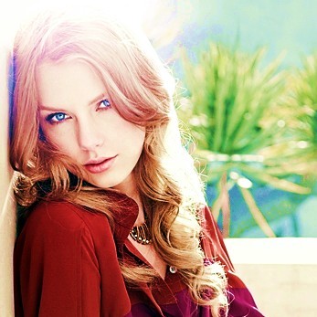 Hi everybody! I'm from Vietnamese.I'm a huge fan of Taylor Swift & Avril Lavign. Nice to meet you! Please follow me guys then I will follow you back♥
