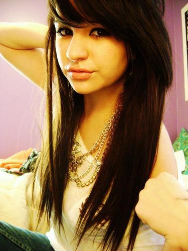 17. Muslim. Follow me ygm ;) tweet me or dm me I don't bite -.- #KaranTacker #StarPlus #TheBigBangTheory