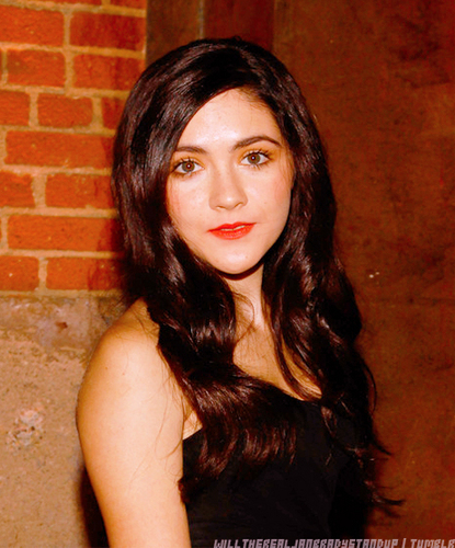 ThisIsCloveTHG's profile picture. The female District Two tribute, who WILL win the Hunger Games. If you don't follow me you'll get a knife to the back. @ThisIsAnnieC is my bosom buddy. #AtLast