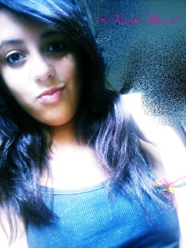 Sou ciumenta, boba, insegura, romântica, chorona, mandona, orgulhosa, irônica, sonhadora, exagerada e dramática. Gostou? Follow-me. *o*
