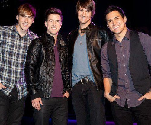 aqui estamos las verdaderas(os)  RUSHERS del mundo....que amamos a BTR pase lo que pase..:D