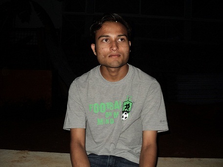 btech student
love hanging out of friends
