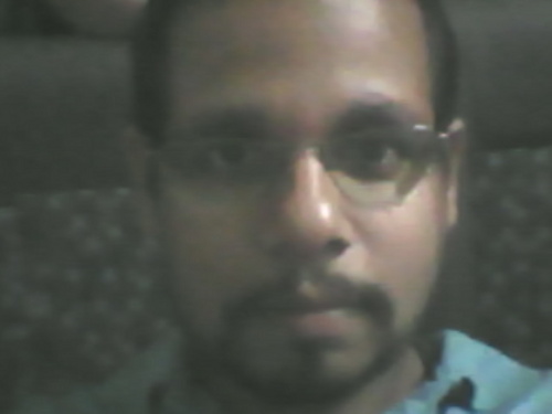 Sou um cara esquisito, mas me amo e gosto muito de mim assim mesmo.