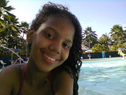 sou sincera,gosto de alegria mais quando estou triste faço poesia! Msn: aneluar2011@hotmail.com