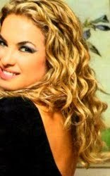 É como se eu me apaixonasse por um milhão de pessoas ao mesmo tempo, e cada uma fosse você. @Lua_Blanco . Since: 21/01/2012 Bem vindos Lunáticos