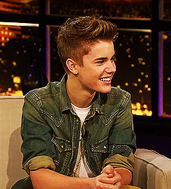 um garoto que e mais que um fan! ou seja um grande boylieber,que ama e admira o grande idolo! boylieber ate o fim