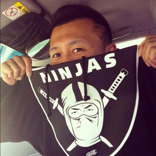 rjaeflores's profile picture. ♋️ #hoop #foodie. #nike addiction. Slap da bass mon. #wierdo #unique. Yeaup. Holla. #nimbus ☁️