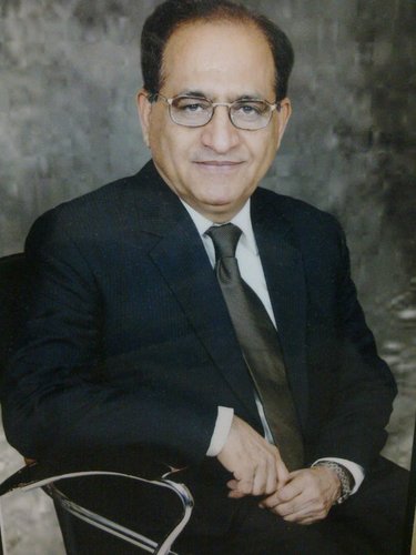 Prof of Surgery R, Principal CMC n Founding VC, SMBBMU. 
Cosultant Gen Surgeon at Mir Med Centre. Special interest: Thyroid Surgery.
Devised'Sikandars Techniq'