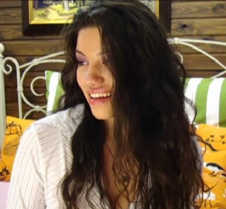 onejuicybabe's profile picture. Fiscally conservative and socially liberal and I have a bit of a thing for all things adult.