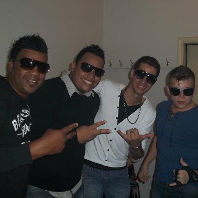 Grupo samba hoje sertãozinho-sp. Trabalhando a musica: Uma chance http://t.co/8iknNKT96d
contato :16 9128 1588 
16 9164 8102