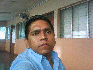 si quieres amar a alguien, debes tener en cuenta sus necesidades, sus deseos, sus sueños e ilusiones. pero todo debe comenzar por uno mismo, debes de aprender