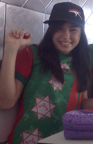 13 anoos , Escorpiiana , Flamenguiista roxaa , Ousadaa e ..quer sabeer maiis ? Folow-me    ;*
Facee:     http://t.co/kWy4y7iNZV