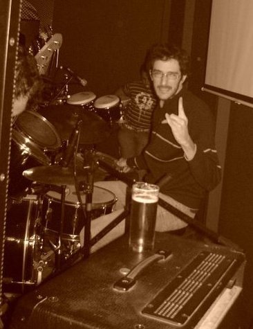 Ingeniero en Sistemas de Información. Drummer en Los Galancitos - Furiosos50. Unlock Sistemas. Gigantes de Hielo.