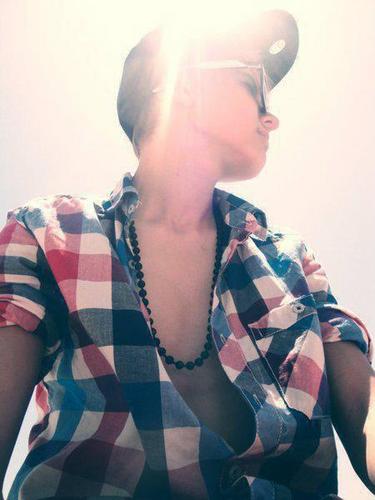 Me encanta Justin Bieber es lo mejor del mundo para mi..! el me ayuda a seguir adelante..!
Lo AMOO.......!