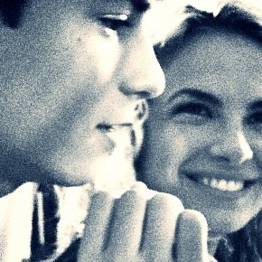 Varias pessoas acham q sou louca por chorar por meu ídolo.Mas na verdade eu estarei louca se não chorar por vcs  @Lua_Blanco and @Aguiarthur 3