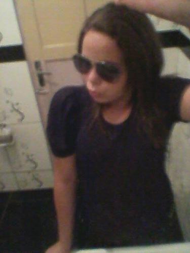 • 'Biografia {?} Fala sério! Como vou resumir minha vida aquii no twitter? kk' ;P Segue aee ! ;) ²