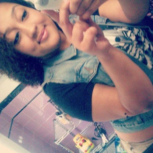 #TeamDominican , #TeamDgaf high , I like girls . #followme kbyee ;-*
