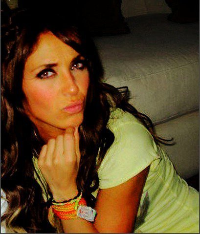 Este TWITTER es dedicado a un gran persona:@Anahi
Simplemente TE AMO MI PRINCESSA......! ♥ + ☮ = ツ ♥