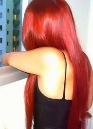 uma menina tímida + quando se solta não há quem ature sou loka amiga compreensiva e adoro um papo então melhor conhecer antes de julgar!
