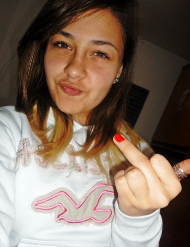 Aquelaa ariana que acredita que todos seus sonhos iram se realizar, Timida, sensivel, sincera ; @PaloomaaMartins, seguee!