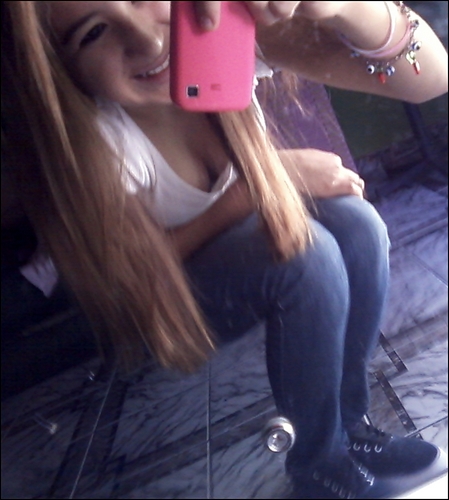 Deeeeescuuubraa ;D , #Perfil#Orkut http://t.co/jA04eMH7G2
[..]