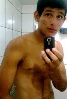 Menino que te encαntαα ;
Gαrotoo que te fαscinα ;
Homem que te enlouquecee.
αquele que te fααz tão beem