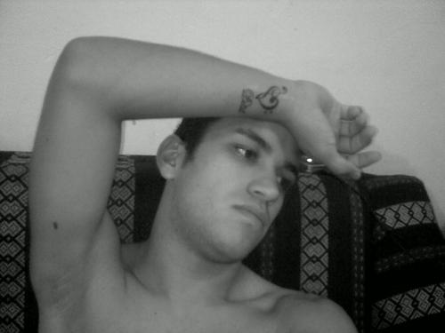 James_Fpolis's profile picture. Jovem Cantor Compositor e Poeta... querendo viver a Vida e ser livre como ela porporciona!

Alguns Sonhos começam de repente...