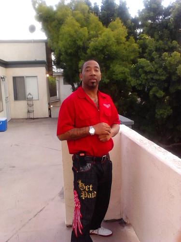 eboneher's profile picture. Im a realist and a shit talker. Yes and I thank Im funny at times!!! Loving smoking and joking!