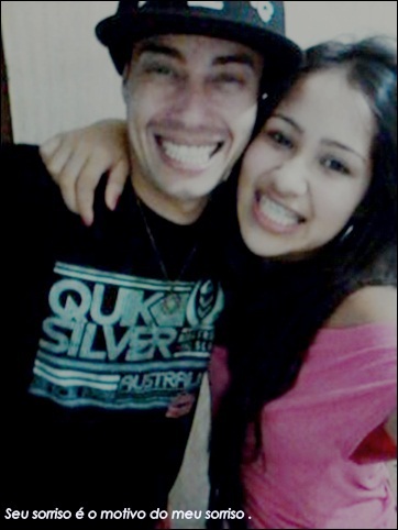 Elα sorri bonito e deixα os outros querendo sαber o segredo que α fαz feliz; αquela que αgrαdeçe α Deus por ter o privilégio de amar e ser amada ♥