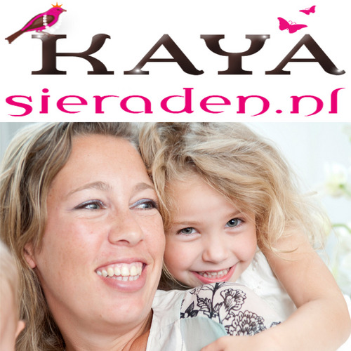 Sieraden merk KAYA ♥ mama dochter sieraden ♥ #babysieraden ♥ #kindersieraden ♥ #moeder sieraden ♥ donatie per sieraad aan Gambia ♥ mama van drie ♡♡♡