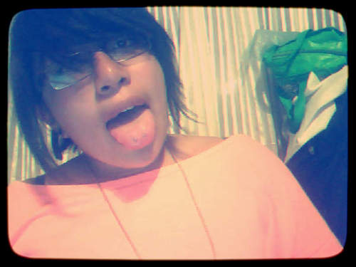 Oh me encanta reirme auque sea en los momentos mas malos de mi vida hahaha (: