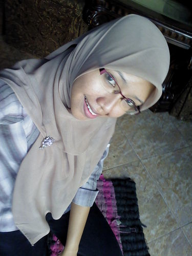 cuwinahai's profile picture. listening and thinking everything is better