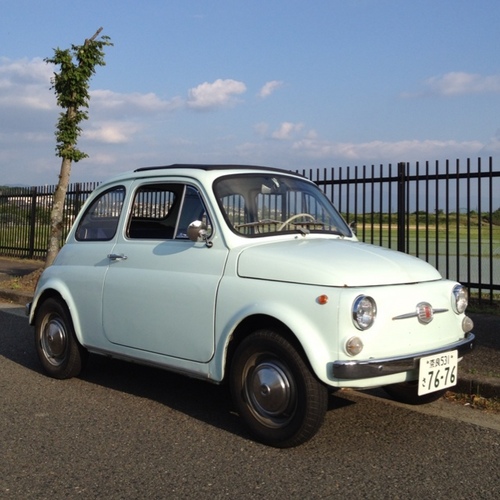 Appleとラテン車が大好きです。
FIAT nuova500、Barchetta、Citroën C4 Picassoが愛車です。
SIGMA SD-1/DP2/3 Merrill、DP1/1x/2を愛用しています。