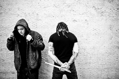 @Longineu
 @MilesMDavis
 Longineu Parsons III (of Yellowcard) and Miles Davis (EMMY Nominee and Source Unsigned Hype Producer) http://t.co/3sRTyJB0MX