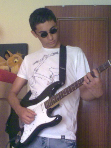 En el año 1996 nací.... 17 años más tarde sigo aquí.

I am The Rock Master!  \m/