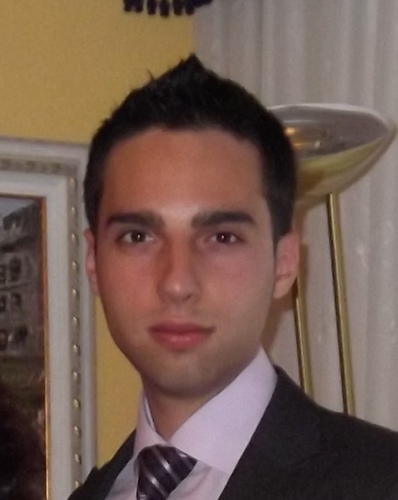 Technical Telecommunications Engineer, major in Sound and Image. Studying Master Degree in Systems and Services Engineering for the Information Society.