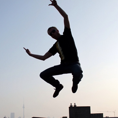 knallt's profile picture. Don't complain, contribute.