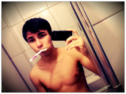 Nem bonito nem feio, apenas diferente de você. ' Deus s2 ' @Eminem ' @OficialFlu ' Fluminense Football Club ♥