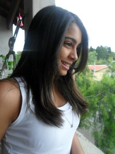 ooi, sou a jaqueline tenho 16 anos e sou uma garota as vezes bipolar, certinha e muito de bem com a vida!
 sou são paulina e muito orgulhosa! (y)'