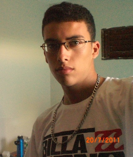 Evangélico, flamenguista, engraçado, 17 anos, solteiro.
