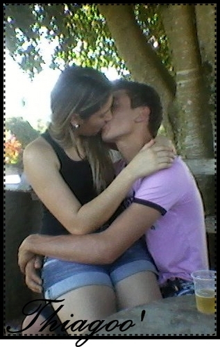 E que o mal de quem ama é a saudade, você é a metade do meu coração ♫