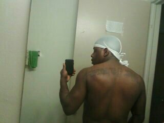 Put yo world on my shoulders.I got u.Love God, life, laughter.Not 1of these guys claiming to be a real nigga I'm a real MAN.maybe some of yall should try it!