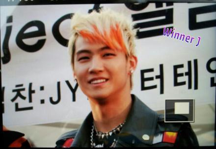กูชอบเจบีกูรักเจอาร์และกูปลื้มโซชิ ♥ กูเถื่อนและไม่สุภาพรับไม่ได้อันฟอลกูสิฮับ อิจฉากูล่ะสิ้ อิอิ :s