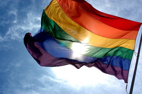 Homofobia tem cura: educação e criminalização! 16ª Parada do Orgulho LGBT de São Paulo - #protejaseuorgulho #usecamisinha