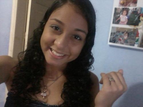 Thainá, 14 anos, geminiana, bailarina, fã do Michael Jackson e da @kylieminogue ((: