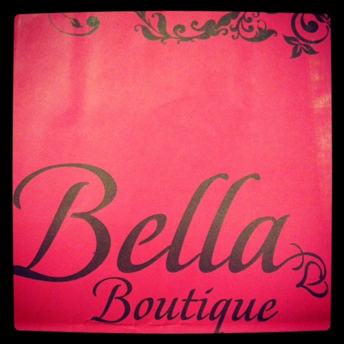 We believe in selling affordable, unique and ultra feminine clothing as well as fabulous jewelry, hats, scarves,Hanky Panky and beautiful gifts! We are here 4U!